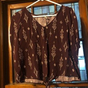 Miss knotted cold shoulder tee